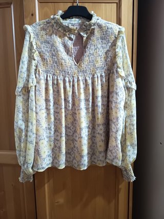 Blusa vaporosa manga larga con frunces