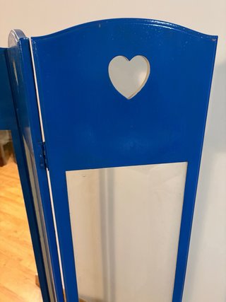 Biombo azul de madera con espejos