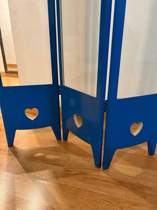 Biombo azul de madera con espejos