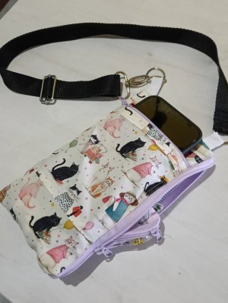 Riñonera móvil monedero gato multicolor