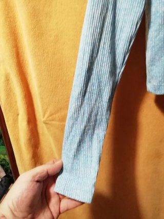 Jersey azul con cremallera