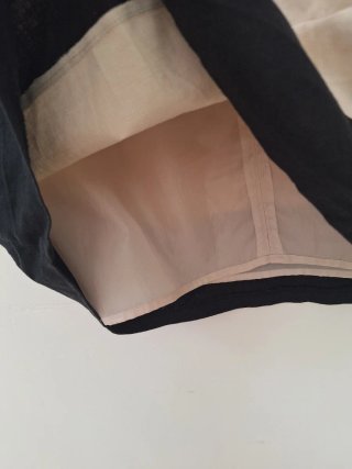 Abito corto beige, nerl e marrone