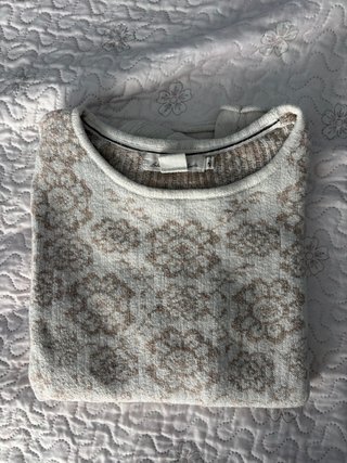 Jersey blanco floral cálido y fino
