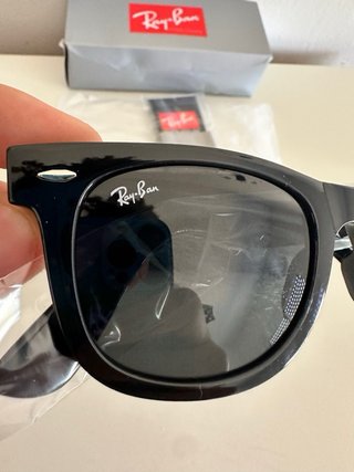Occhiali da sole Ray-Ban Wayfarer nuovi