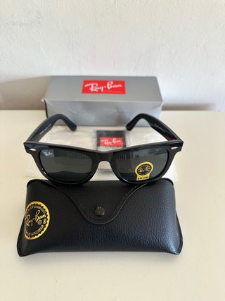 Occhiali da sole Ray-Ban Wayfarer nuovi