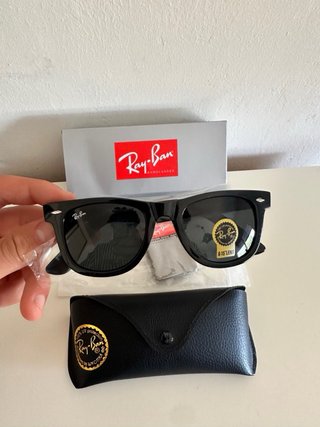 Occhiali da sole Ray-Ban Wayfarer nuovi