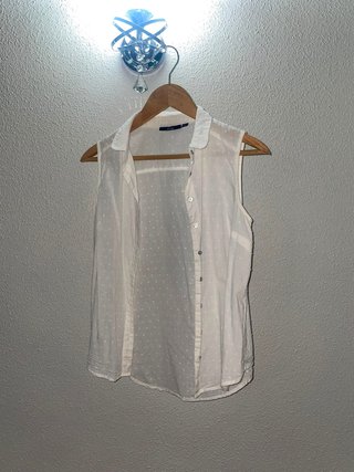 Camisa blanca sin mangas