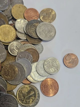 Coqueto saco regalo 200+ Monedas  Internacionales.