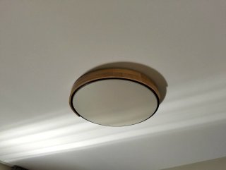 Luz de techo LED con acabados madera