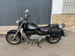 Hyosung Aquila GV125 Cruiser Negra