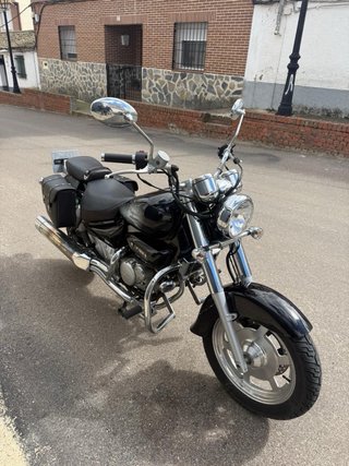 Hyosung Aquila GV125 Cruiser Negra