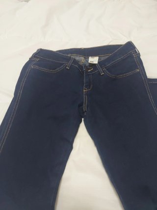 Pantalón vaquero azul Stradivarius