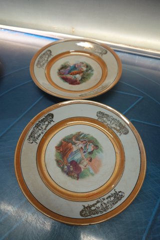 dos platos de porcelana san claudio, oviedo 18,5 cm de diámetro