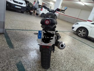 Yamaha XSR 125 Legacy Negra y Dorada Como nueva