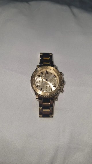 Reloj Guess Dorado Cronógrafo