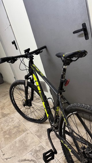 Bicicleta de Montaña WST Negra y Amarilla