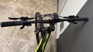 Bicicleta de Montaña WST Negra y Amarilla