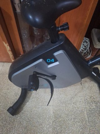Bicicleta Estática DOMYOS Essential 04