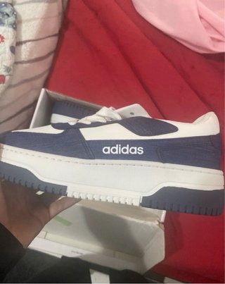 Zapatos azules y blancos talla 39