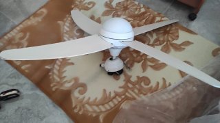 Ventilador de techo blanco