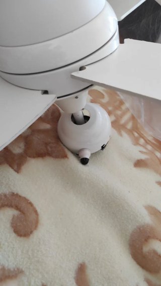 Ventilador de techo blanco