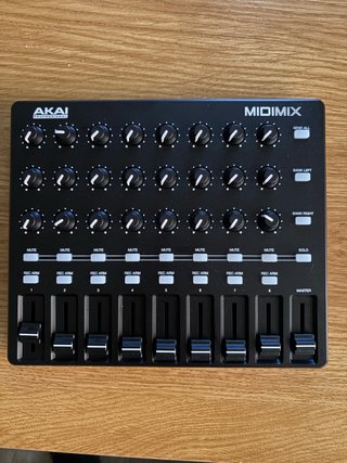 Akai MidiMix controlador MIDI
