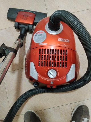 Aspirador Ufesa 2200W Naranja