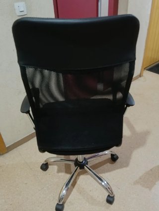 Silla de oficina negra