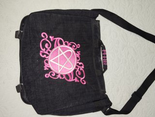Bandolera LOVE METAL HIM Negra y Rosa