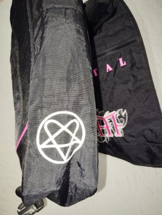 Bandolera LOVE METAL HIM Negra y Rosa
