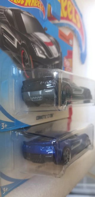 Conjunto 2 Hot Wheels Corvette C7 Z06