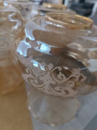 Tulipas de cristal doradas