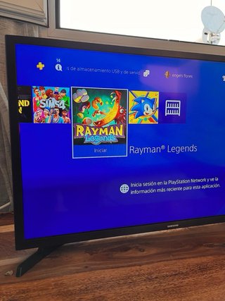 PS4 Pro Negra + 2 Mandos y Juegos