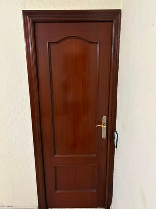Puerta de madera interior