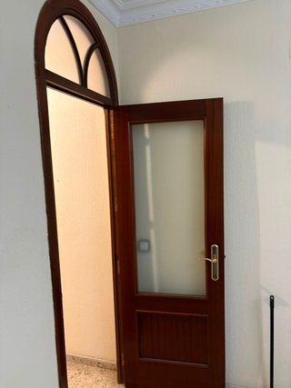 Puerta de madera interior