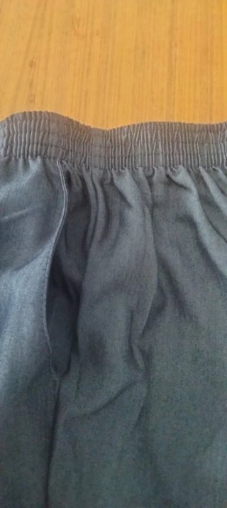 Pantalón fino gris