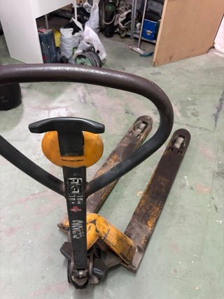 Carretilla hidráulica 2.200 kg