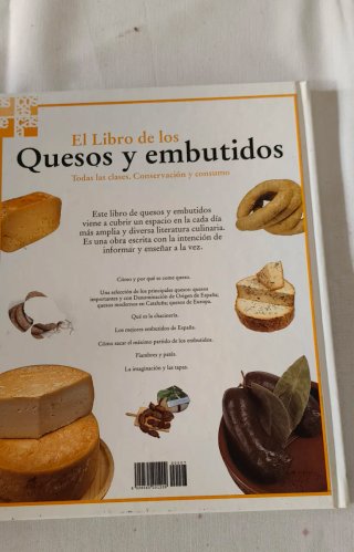 4 libros de tapa dura