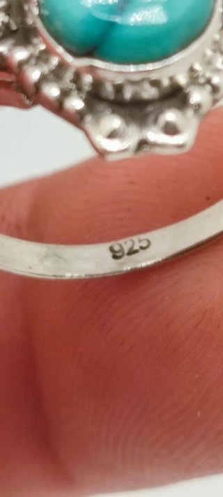 Anillo de Plata y Turquesa natural.