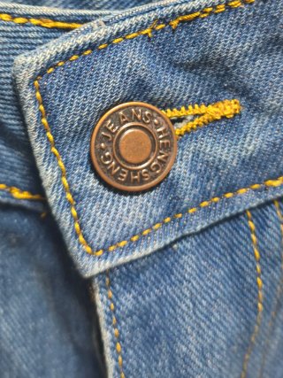 Vaqueros rotos azules