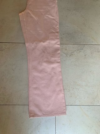Pantalón cargo rosa Zara