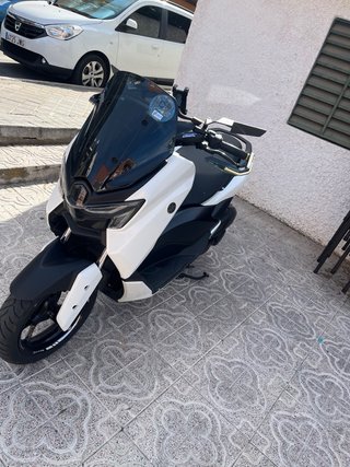 Yamaha NMAX 125 2025 Blanca