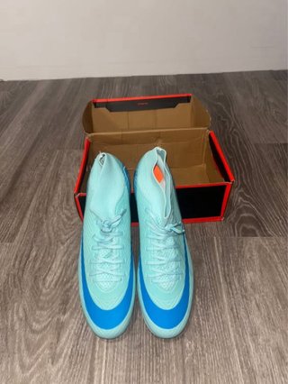 Zapatillas de fútbol nike azul y turquesa
