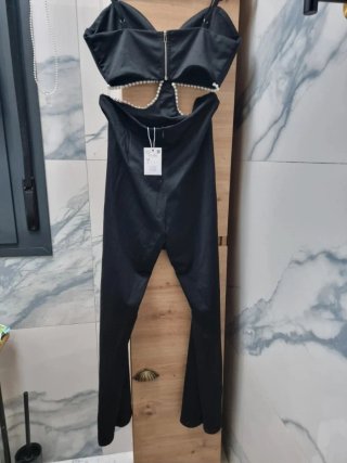 Mono sexy negro con perlas
