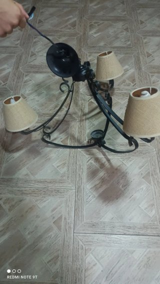 Lámpara colgante de madera y tela