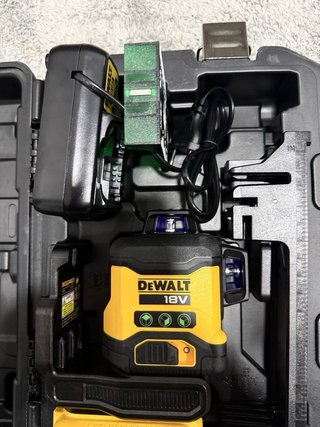Nivel Láser Dewalt 18V 360° DCLE34031