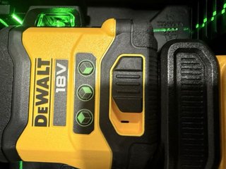 Nivel Láser Dewalt 18V 360° DCLE34031