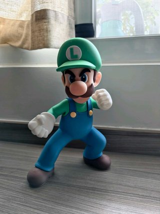 Figura Luigi Super Mario Bros 25cm