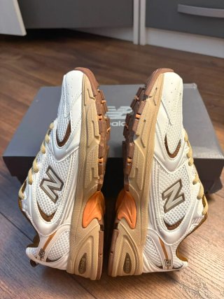 Zapatillas New Balance 530 Running Marrones y Blan
