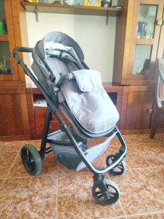 Patinete 4 ruedas Axelo Coche  falta el arnés